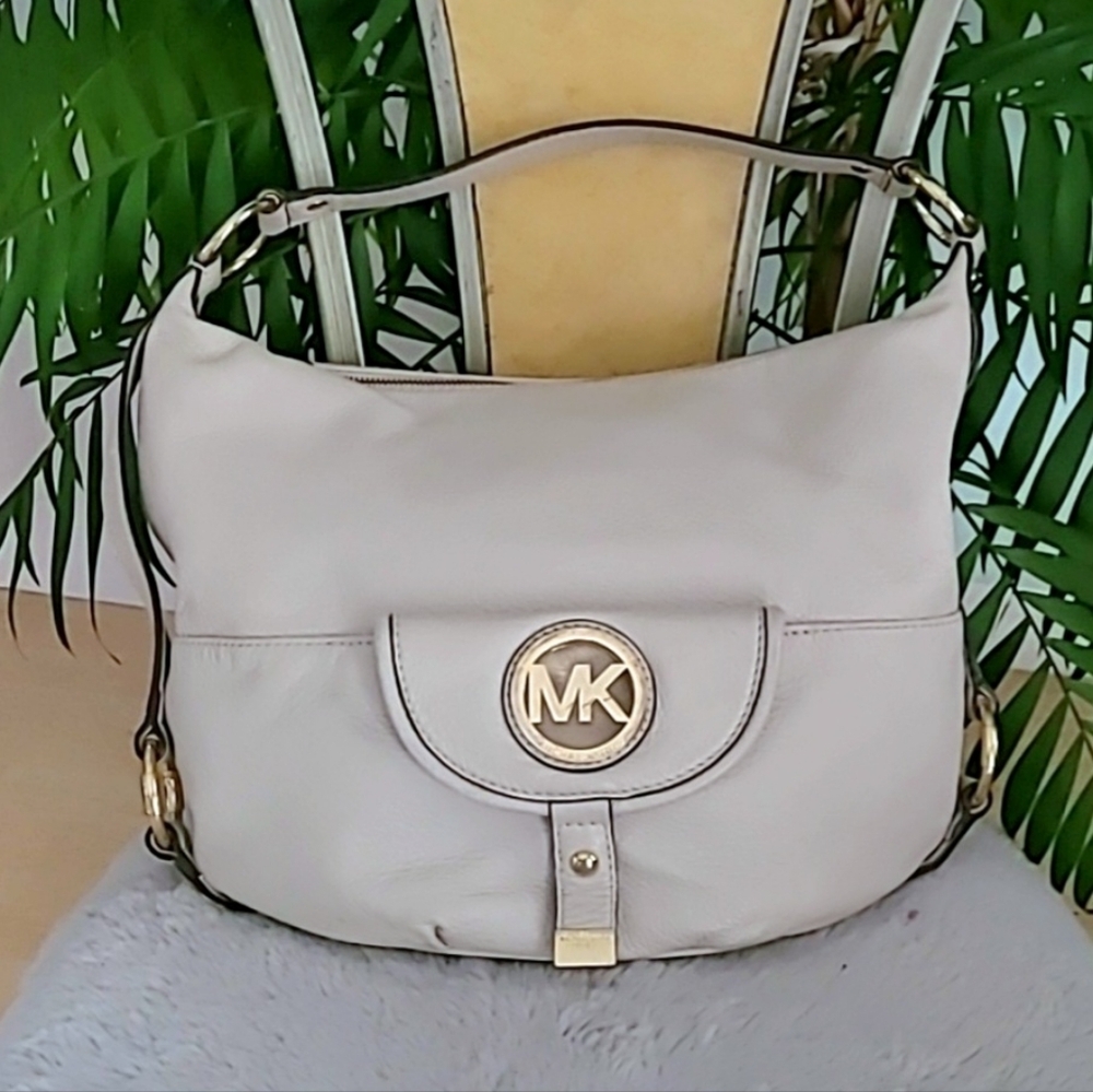 Michael Kors Leather Hobo Bag ❤️